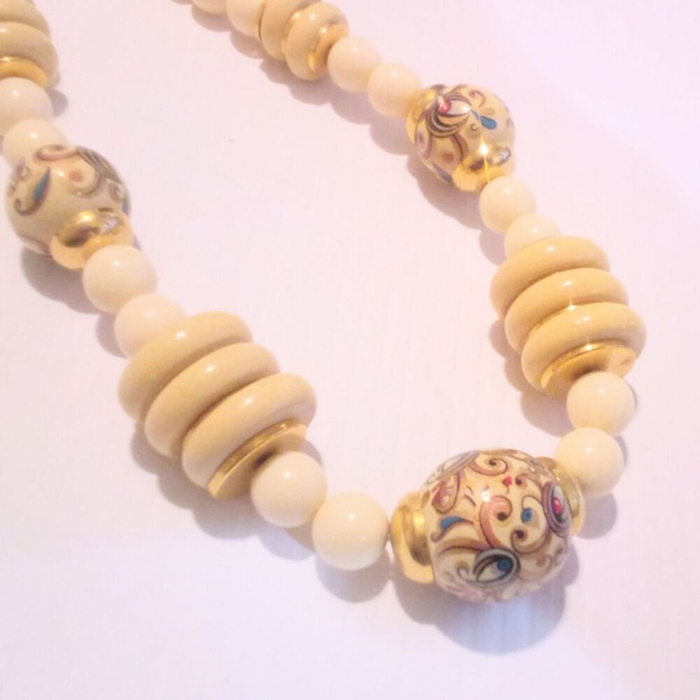 Vintage Chunky Cream Color Painted Bead Station Necklace *